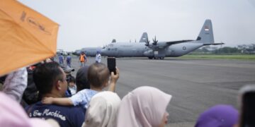 Ribuan pengunjung memadati Landasan Udara Husein Sastranegara pada acara Open Base dan Static Show yang digelar oleh TNI AU dalam rangka merayakan HUT ke-79 TNI.