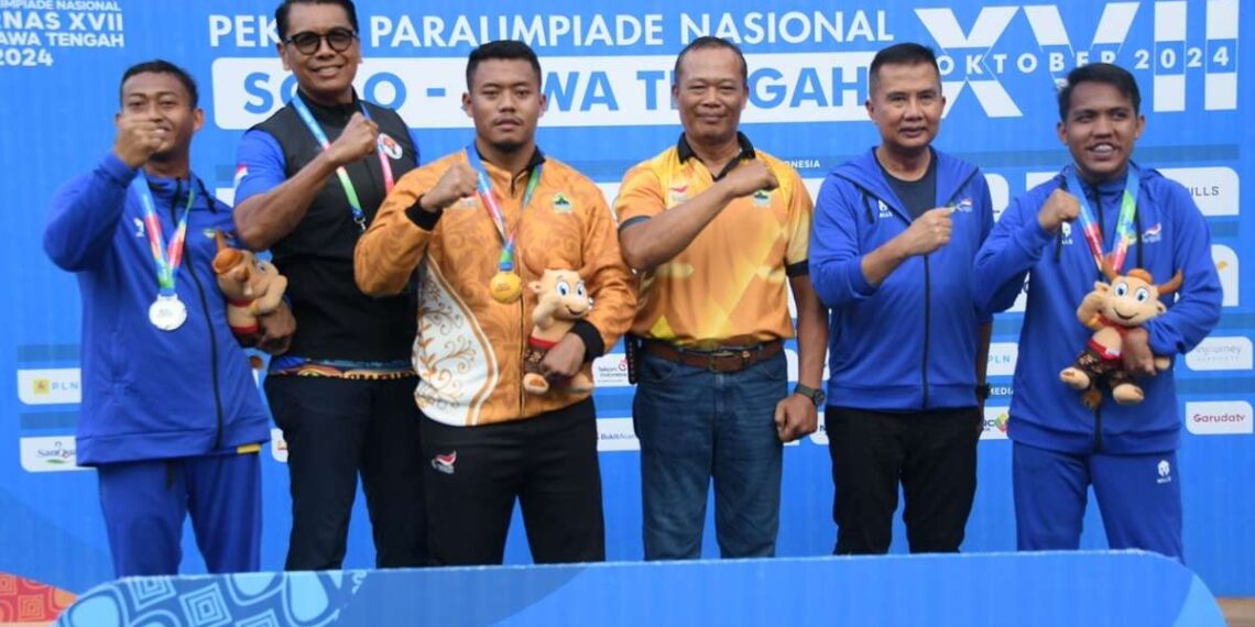 Penjabat Gubernur Jawa Barat, Bey Machmudin, memastikan bahwa atlet National Paralympic Committee Indonesia (NPCI) Jabar yang meraih medali pada Peparnas XVII/2024 di Solo akan mendapatkan bonus.(FOTO: Humas Pemprov Jabar)