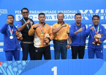 Penjabat Gubernur Jawa Barat, Bey Machmudin, memastikan bahwa atlet National Paralympic Committee Indonesia (NPCI) Jabar yang meraih medali pada Peparnas XVII/2024 di Solo akan mendapatkan bonus.(FOTO: Humas Pemprov Jabar)