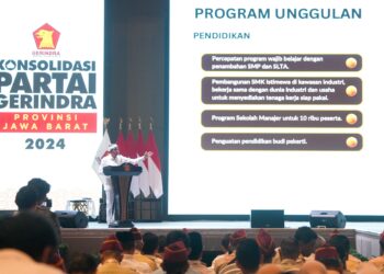 Cagub Jabar Dedi Mulyadi memberikan arahan pada acara konsolidasi Partai Gerindra Provinsi Jawa Barat. (Dok. Istimewa)