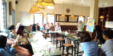 Sebanyak 25 pemuda dari berbagai organisasi di Kabupaten Garut berkumpul di Warung Kopi Gulapadi, Jalan Bank, Kecamatan Garut Kota, pada Sabtu (19/10/2024).(FOTO: Humas Pemkab Garut)