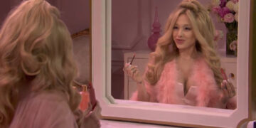 Ariana Grande dalam acara Saturday Night Laugh 'SNL' menirukan Celine Dion. (Foto: snl channel)