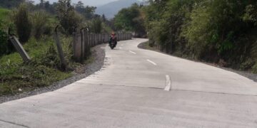 Jalan beton penghubung Sumedang - Rancakalong