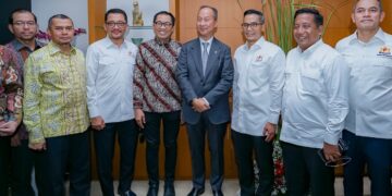 Menperin Agus Gumiwang Kartasasmita beserta jajaran.(FOTO: Humas Kemenperin)