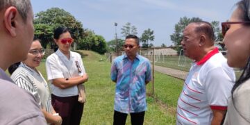 Ketua Umum Komite Olahraga Nasional Indonesia (KONI) Pusat Letjen TNI Purn Marciano Norman melakukan tinjauan ke Athlon Arena Sport & Recreation Complex pada Rabu, 16 Oktober 2024.