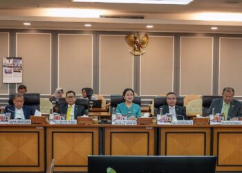 Ketua DPR RI Puan Maharani bersama Pimpinan DPR RI lainnya saat menggelar Rapat Pimpinan (Rapim) pada Badan Musyawarah (Bamus) di Gedung Nusantara II DPR RI, Senayan, Jakarta, Senin (21/10/2024). Foto: Mario/vel/dpr.go.id