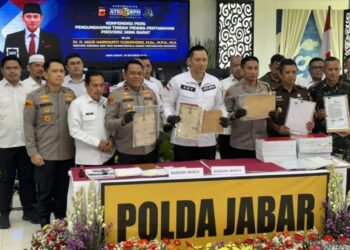 Menteri ATR/BPN, Agus Harimurti Yudhoyoho (AHY)  dan Kapolda Jabar, Irjen Pol. Akhmad Wiyagus,  mengungkap kasus tindak pidana mafia tanah di Jabar.(Foto:Istimewa)