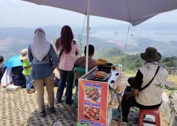 Batudua, Desa Linggajaya, Kecamatan Cisitu, resmi menjadi lokasi take off West Java Paragliding Championship (WJPC) 2024.(FOTO: Humas Pemkab Sumedang)