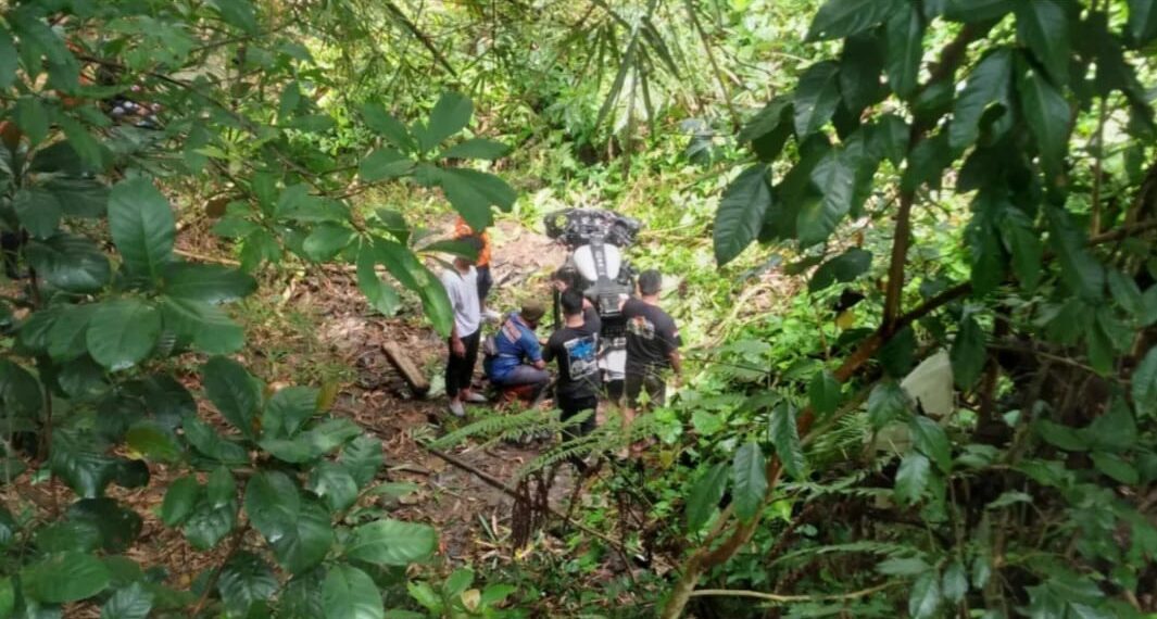 Moge terjun ke jurang di Jalan Muhamad Isa, Kota Banjar. Pengendara selamat.(Foto:Istimewa).