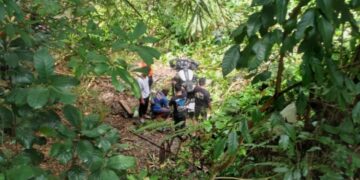 Moge terjun ke jurang di Jalan Muhamad Isa, Kota Banjar. Pengendara selamat.(Foto:Istimewa).