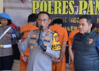 Tiga tersangka pencuri baterai BTS milik Telkom diamankan di Mapolres Pangandaran.(Foto:Istimewa).