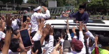 Cagub Jabar Dedi Mulyadi naik mobil Maung Garuda bareng Presiden Prabowo. (Dok. Isitmewa)