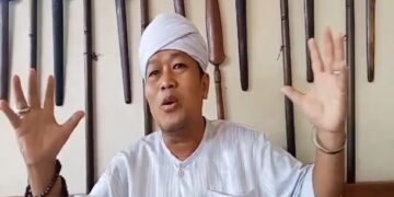 Pemilik Padepokan Agung Amparan Jati, Raden Gilap Sugiono yang memimpin ritual sumpah pocong terhadap Saka Tatal, meninggal dunia pada Rabu (23/10/2024). (Dok. Istimewa).