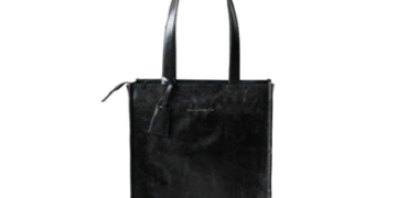 Tas dari bahan limbah kopi.(IMAGE: https://bellsociety.id/products/m-tex-coffee-leather)