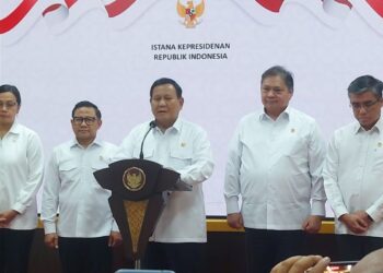 Presiden Prabowo umumkan kenaikan gaji pada 2025. (foto: istimewa)