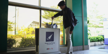 Pengering payung kini dapat ditemukan di 17 stasiun LRT Jabodebek.(FOTO: Humas KAI). bawa payung