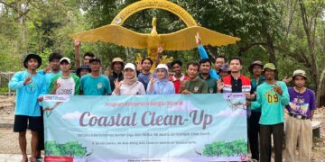 Pertamina Patra Niaga JBB menggelar kegiatan Coastal Clean-Up di kawasan Suaka Margasatwa Pulau Rambut, Kepulauan Seribu. (Dok. Istimewa)