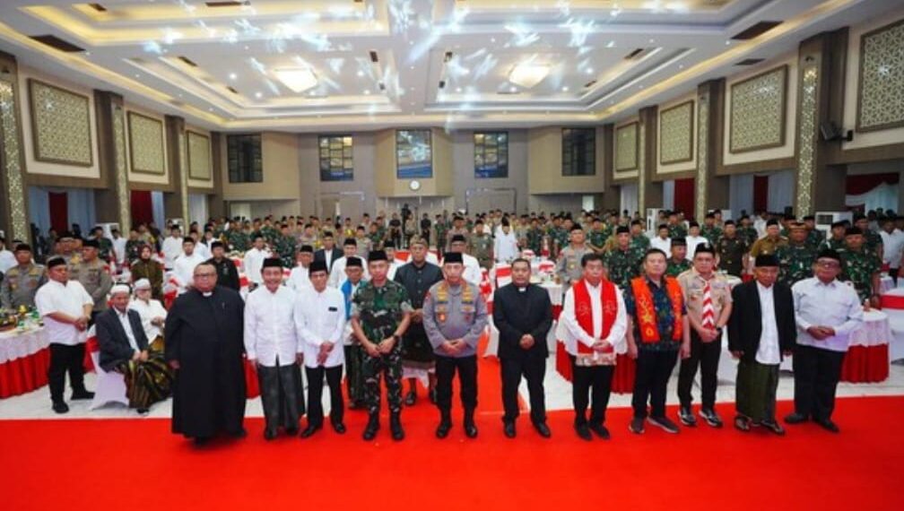 Kapolri dan Panglima TNI menghadiri do'a bersama lintas agama untuk pelaksanaan PIlkada serentak 2024 aman dan lancar.(Foto:Istimewa).