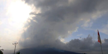 Erupsi Gunung Lewotobi Laki-Laki Masih Berlanjut