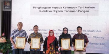 Garut Raih Penghargaan Sebagai Produksi Jagung Terbesar di Jawa Barat 2024.(FOTO: Humas Pemkab Garut)