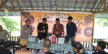 Pelatihan ekonomi untuk anak jalanan di Cirrebon. (foto: istimewa)