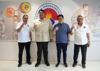 Menteri Pemuda dan Olahraga Republik Indonesia (Menpora RI) Dito Ariotedjo, menerima Audiensi Ketua Umum Pengurus Besar Persatuan Panahan Indonesia (PB Perpani) Arsjad Rasjid, yang hadir bersama Sekjen PP Perpani Irawadi Hanafi dan Bidang Sarana dan Prasarana Chris di Kantor Kemenpora, Senayan, Jakarta.(foto:Gilang/kemenpora.go.id)