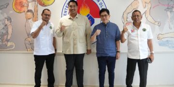 Menteri Pemuda dan Olahraga Republik Indonesia (Menpora RI) Dito Ariotedjo, menerima Audiensi Ketua Umum Pengurus Besar Persatuan Panahan Indonesia (PB Perpani) Arsjad Rasjid, yang hadir bersama Sekjen PP Perpani Irawadi Hanafi dan Bidang Sarana dan Prasarana Chris di Kantor Kemenpora, Senayan, Jakarta.(foto:Gilang/kemenpora.go.id)