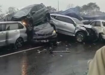 Tangkapan layar kecelakan beruntun di Tol Purbaleunyi (Cipularang) KM 92 arah Jakarta.(Foto:Istimewa).