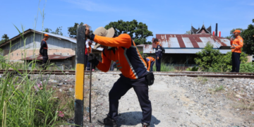 Perlintasan liar di jalur KA.(FOTO: Humas KAI)