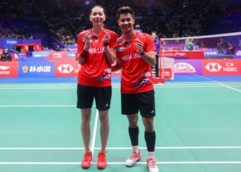 Pasangan ganda campuran Indonesia, Dejan Ferdinansyah dan Gloria Emanuelle Widjaja (6), berhasil meraih kemenangan meyakinkan atas pasangan Jesper Toft dan Amalie Magelund dari Denmark dengan skor 21-15, 21-11.