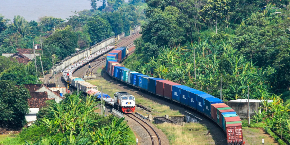 Angkutan peti kemas PT KAI