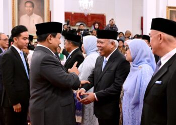 Presiden Prabowo Subianto melantik Basuki Hadimuljono sebagai Kepala Otorita Ibu Kota Nusantara (OIKN), pada Selasa, 5 November 2024, di Istana Negara, Jakarta.