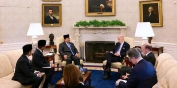 Presiden Republik Indonesia, Prabowo Subianto, melakukan pertemuan bilateral dengan Presiden Amerika Serikat, Joe Biden, di Gedung Putih, Washington DC, pada Selasa, 12 November 2024.
