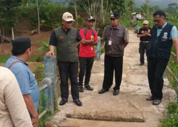 Sekretaris Daerah (Sekda) Kabupaten Garut, Nurdin Yana, melaksanakan kunjungan kerja ke sejumlah kecamatan di Garut bagian selatan.