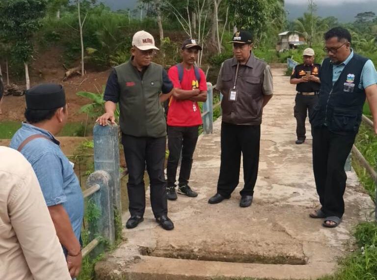 Sekretaris Daerah (Sekda) Kabupaten Garut, Nurdin Yana, melaksanakan kunjungan kerja ke sejumlah kecamatan di Garut bagian selatan.