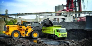 Sektor mineral dan batu bara (minerba) memberikan kontribusi signifikan terhadap produk domestik bruto (PDB) Indonesia pada 2023. Berdasarkan data Badan Pusat Statistik (BPS), kontribusi sektor ini mencapai Rp2.198 triliun atau 10,5 persen dari total PDB Indonesia yang sebesar Rp20.892 triliun.