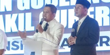 Penampilan nyetrik Kang Dedi dengan rambut jambulnya pada acara debat publik Pilgub Jabar, Senin (11/11/2024). (Dok. Istimewa)