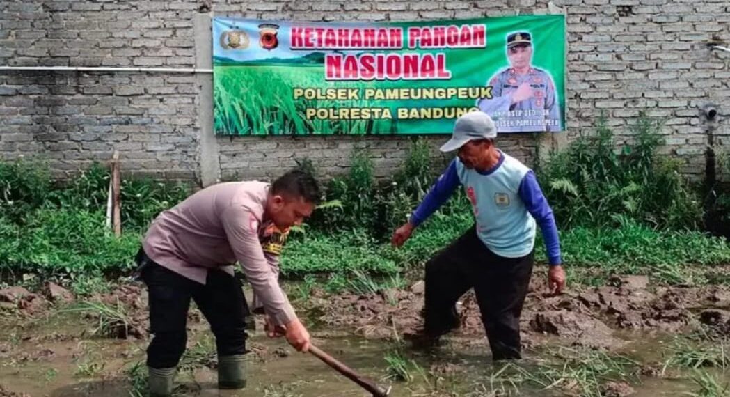 'Action' Kapolsek Pameungpeuk, AKP Asep Dedi garap 6.000 Meter lahan tidak produktif dukung misi Asta Cita Presiden Prabowo Subianto.(Foto:Istimewa).