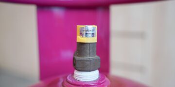 Catption: Scam barcode yang ada pada LPG Bright Gas menjamin bahwa produk tersebut resmi berasal dari agen pertamina. (dok. Istimewa)