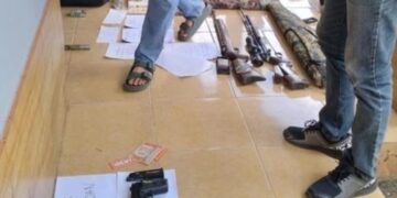 Barang bukti senjata di rumah terduga teroris di Sukabumi.(Foto:Istimewa).