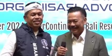 Dedi Mulyadi bersama Ketua Umum Peradi Otto Hasibuan. Dedi Mulyadi kini menjadi menjadi Anggota Kehormatan Peradi.(FOTO: Istimewa)