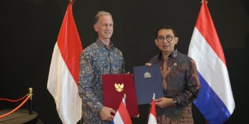 Menteri Kebudayaan Fadli Zon bersama Duta Besar Belanda untuk Indonesia Marc Gerritsen (foto: istimewa)