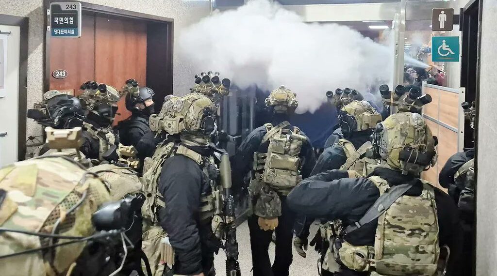 Keadaan saat darurat militer di umumkan oleh presiden Yoon. (foto: istimewa)
