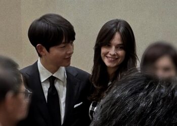 Song Joong Ki dan istrinya. (foto: istimewa)