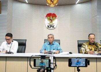 Jakarta, 24 Desember 2024. Komisi Pemberantasan Korupsi (KPK) menetapkan HK sebagai Tersangka dalam pengembangan perkara dugaan tindak pidana korupsi terkait suap atas penetapan anggota DPR RI terpilih 2019-2024. Tersangka HK juga diduga dengan sengaja mencegah, merintangi, atau menggagalkan secara langsung atau tidak langsung penyidikan perkara dimaksud.