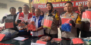 Ekspose pengungkapan penyelewengan gas bersubsidi menjadi gas non subsidi oleh Jajaran Polres Sukabumi Kota. (Dok. Istimewa)