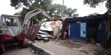 Penertiban bangunan liar.(FOTO: Humas Pemkot Bandung)