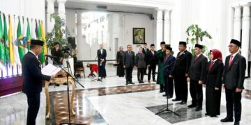 Penjabat Gubernur Jawa Barat Lantik Anggota Komisi Informasi Jawa Barat