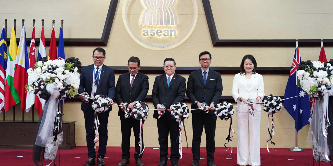 Menteri Perdagangan RI, Budi Santoso bersama Sekretaris Jenderal ASEAN, Kao Kim Hourn meresmikan Kantor Regional Comprehensive Economic Partnership (RCEP) Support Unit (RSU) di Sekretariat ASEAN, Jakarta, Senin (9 Des).