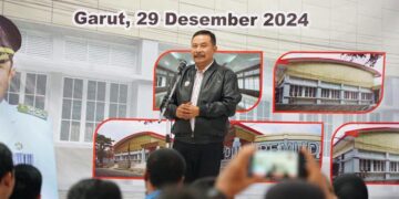 Penjabat (Pj) Bupati Garut, Barnas Adjidin, secara resmi meresmikan Gedung Pemuda Anggaran yang terletak di Jalan Perintis Kemerdekaan, Kecamatan Tarogong Kidul, Kabupaten Garut, pada Minggu (29/12/2024).